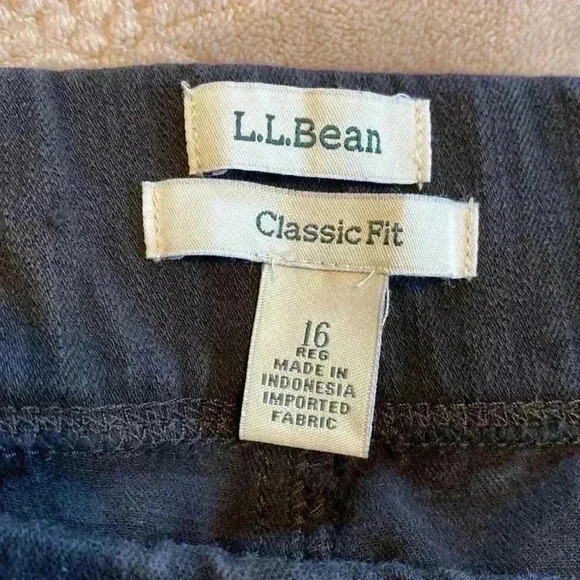 L.L. Bean Classic Fit Woman’s Black Denim Pull On Jeans.  Size 16. - Picture 4 of 10